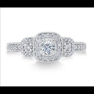 14 ct white gold, 3 stone engagement ring